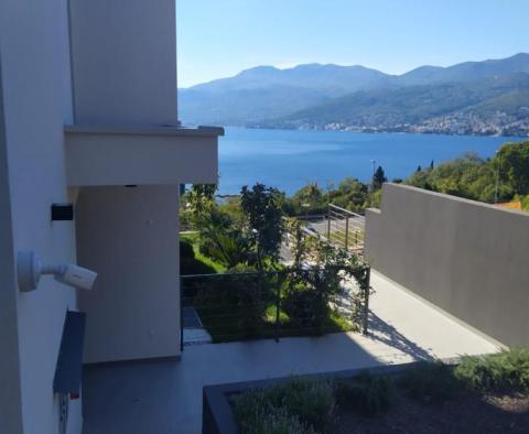 Luxury penthouse of 234.16 m2 with panoramic sea views in Costabella next to Hilton 5***** hotel - pic 31