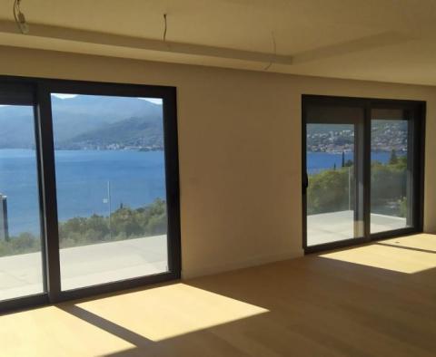 Luxury penthouse of 234.16 m2 with panoramic sea views in Costabella next to Hilton 5***** hotel - pic 32
