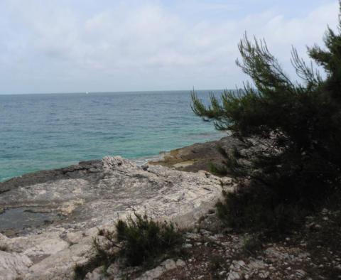 Grundstück in der ersten Baulinie in Premantura, auf 2500 qm. Land, 400 Meter vom Meer entfernt - foto 22