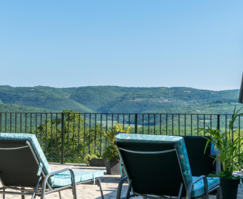 Deux propriétés en pierre avec piscine à Oprtalj avec vue sur Motovun - pic 21