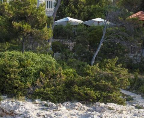 Okouzlující nemovitost první linie na prodej na Korčule - pic 30