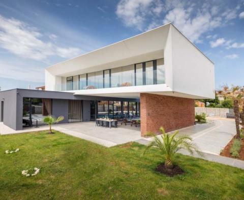 The ninth wonder of Istria - outstanding modern luxury villa in Ližnjan - pic 2