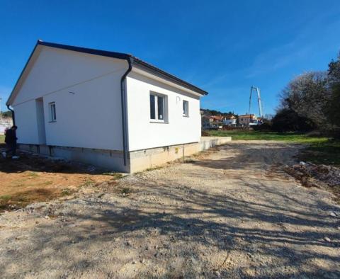 New house in Veli Vrh, Pula, to live in Croatia 365 days a year - pic 3