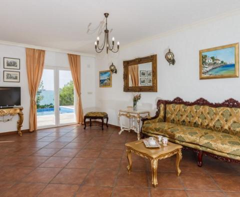 Luxusní vila v Marina, Trogir na první linii k moři - pic 24