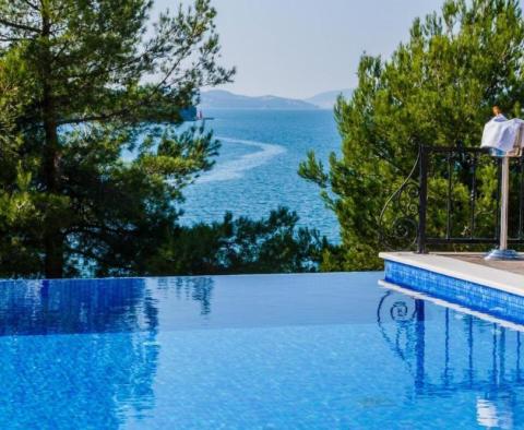 Luxusní vila v Marina, Trogir na první linii k moři - pic 3