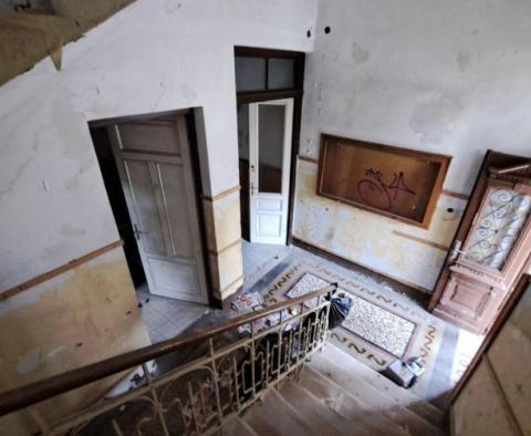 Villa for modernization in Lovran just 20 meters from the sea, with modernization project - pic 32