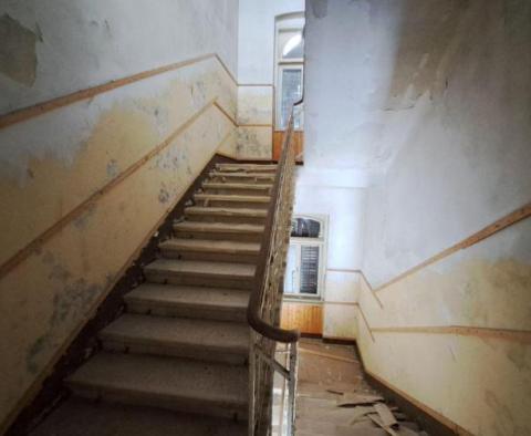 Villa for modernization in Lovran just 20 meters from the sea, with modernization project - pic 38