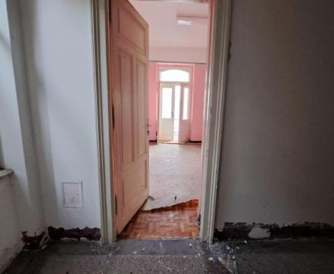Villa for modernization in Lovran just 20 meters from the sea, with modernization project - pic 45