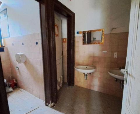 Villa for modernization in Lovran just 20 meters from the sea, with modernization project - pic 52