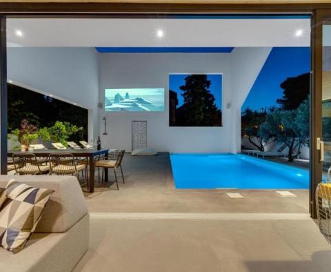Superb villa of modern design in Supetar on Brac island - pic 8