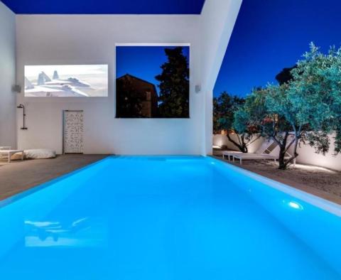 Superb villa of modern design in Supetar on Brac island - pic 13
