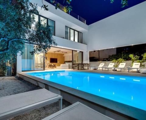 Superb villa of modern design in Supetar on Brac island - pic 42