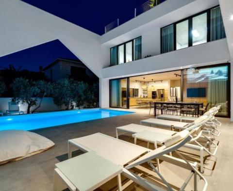 Kiváló modern design villa Supetarban, Brac szigetén - pic 47