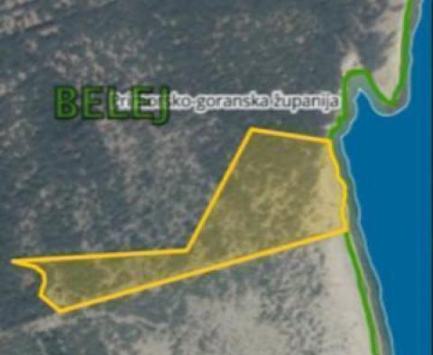 Grundstück zum Verkauf auf der Insel Cres in Belej, direkt am Meer 