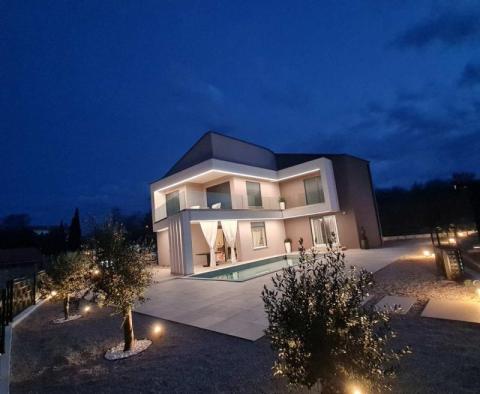 Villa mit modernem Aussehen in Garica, Vrbnik, auf der Insel Krk - foto 8