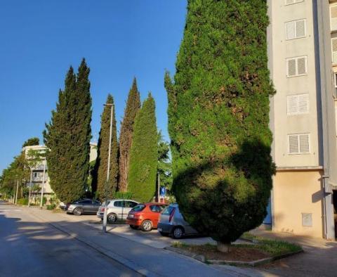 Property for renovation in Rovinj just 300 meters from the sea in Hotel Grand Park area - pic 7