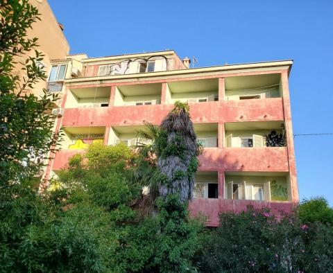 Property for renovation in Rovinj just 300 meters from the sea in Hotel Grand Park area - pic 10