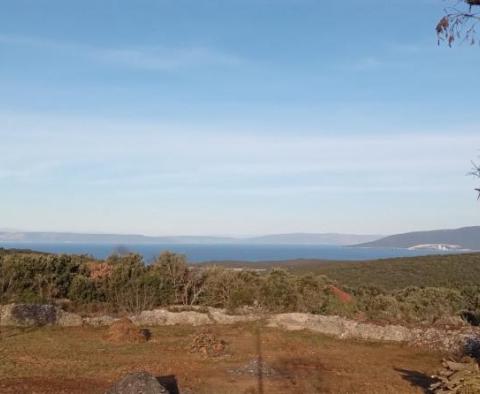 Land plot with magnificent sea views in Kavran, Marčana 