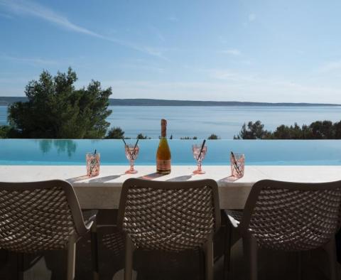 Luxury villa in Starigrad only 80 meters from the sea - pic 3