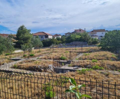 Cheap land plot for sale in Tribunj just 400 meters from the sea - pic 5