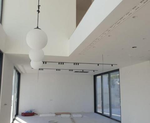 Luxusní vila první linie na prodej na Brači ve Splitské - pic 10