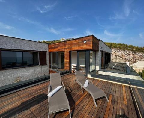 Jedna ze sedmi nových plážových vil na prodej v oblasti Šibenik v uzavřeném luxusním kondominiu - pic 11