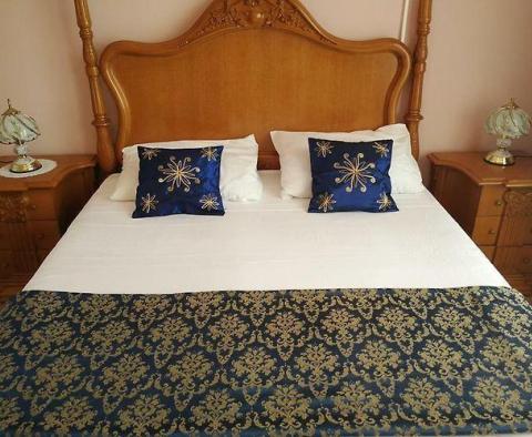 Просторный добротный дом в Каштаньере, Пула, в 2 км от моря - фото 5