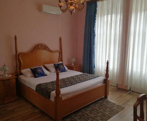 Просторный добротный дом в Каштаньере, Пула, в 2 км от моря - фото 12