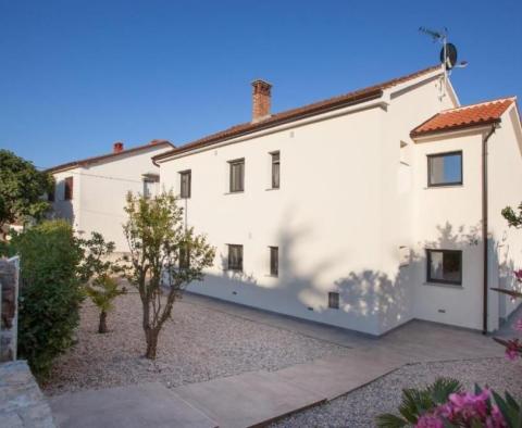 Stylish modern villa with swimming pool in a great location in Medulin - pic 5