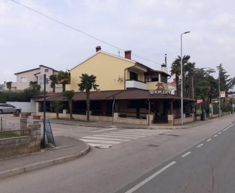 Multi-functional building in Porec just 200 meters from the sea in a popular hotel area - pic 10