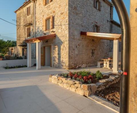 Charming stone villa with pool on the first row to the sea in Zadar area - pic 3