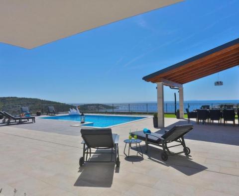 Remarkable villa for sale in Sevid just 200 meters from the sea - pic 29