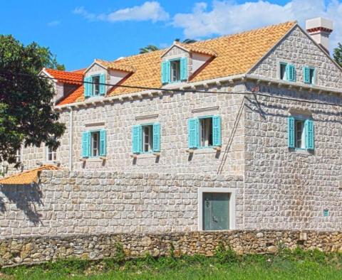Nádherný 4**** palác na prodej v Cavtatu, pouhých 100 metrů od moře - pic 27