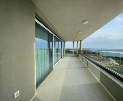 Luxusní byt v Medulinu, 190 metrů od moře, s výhledem na moře - pic 2