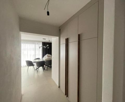Современная новая меблированная квартира в Медулине, в 190 метрах от моря - фото 5