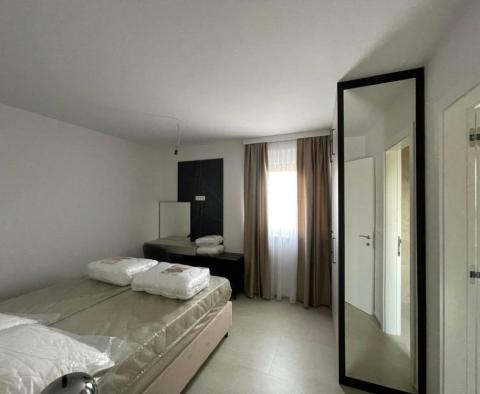 Современная новая меблированная квартира в Медулине, в 190 метрах от моря - фото 12