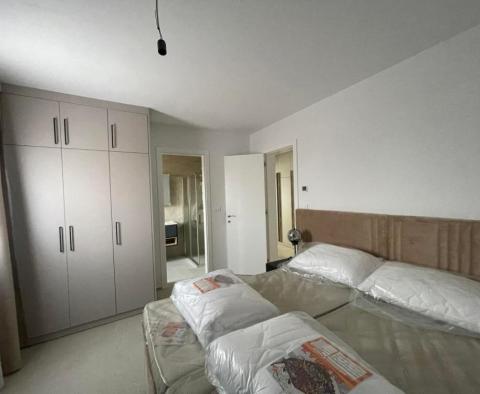 Современная новая меблированная квартира в Медулине, в 190 метрах от моря - фото 13