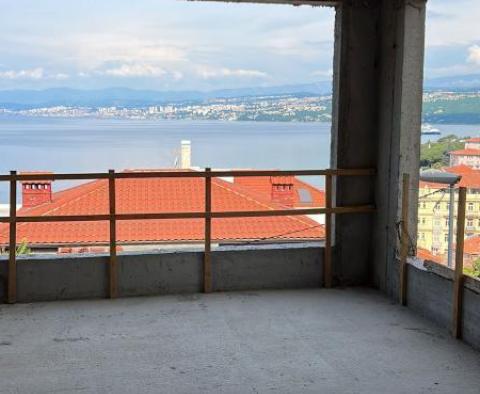 Luxurious apartment in an exclusive location in the very centre of Opatija, just 200 meters from the beach - pic 40