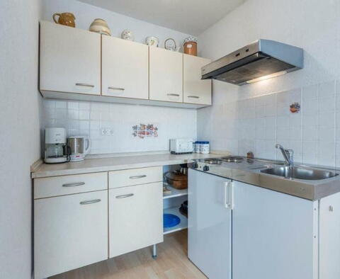Helles Apartmenthaus zum Verkauf in Poreč mit Meerblick - foto 9