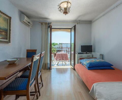 Helles Apartmenthaus zum Verkauf in Poreč mit Meerblick - foto 14