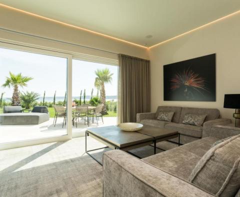 Ultra-modern luxury villa 1st row to the sea in Zadar area - pic 35