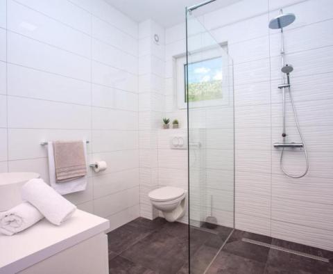 Csodálatos új villa az Omis riviérán, nagyon privát és bájos - pic 10