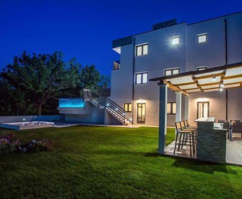 Csodálatos új villa az Omis riviérán, nagyon privát és bájos - pic 44