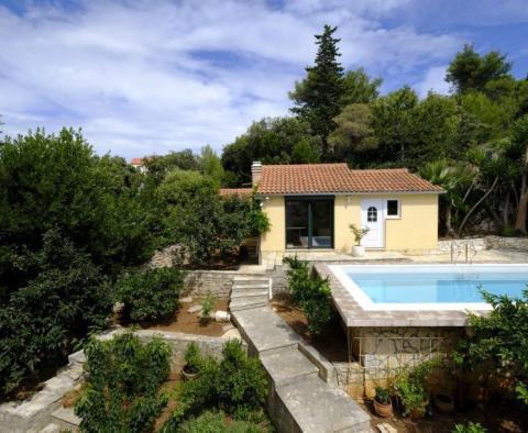 Villa zum Verkauf auf der Insel Brac, Splitska - foto 19