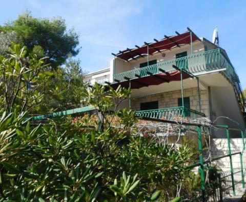 Apartmenthaus mit 6 Apartments direkt am Wasser auf der Insel Solta – mit Potenzial zur Umwandlung in eine Luxusvilla - foto 24