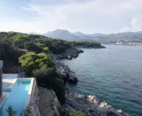 Two modern villas on an isolated island near Dubrovnik which can be united into a single villa with 422 m2 surface and 5656 m2 land plot - pic 14