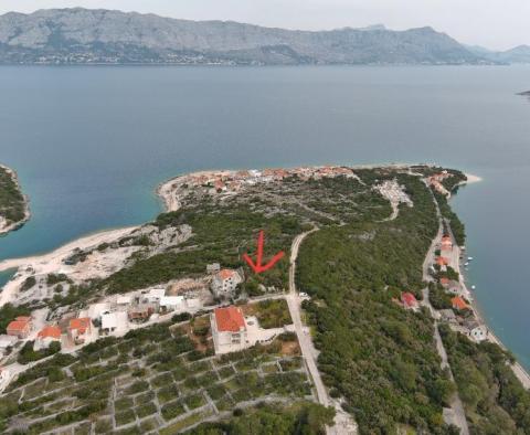 Městský pozemek na prodej v Povlja, ostrov Brač, pouhých 200 metrů od moře - pic 18
