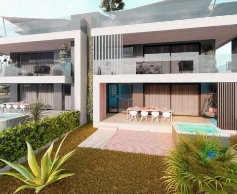 Эксклюзивная новая квартира в 500 метрах от моря в бутик-резиденции в Ровине - фото 6