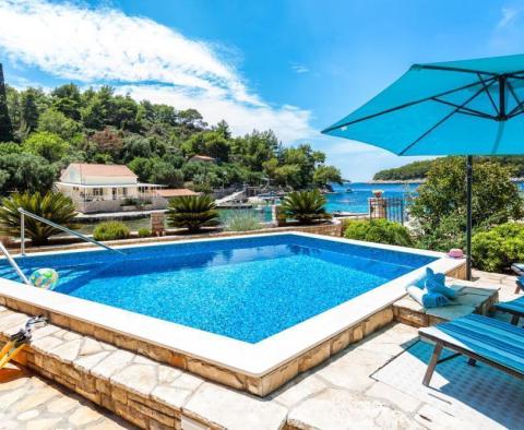 Pobřežní vila na prodej na ostrově Korčula s možností kotvení - pic 45