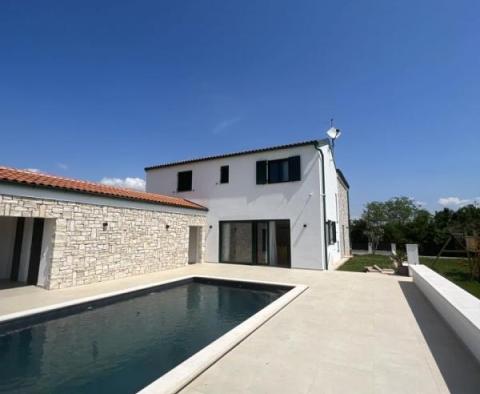 Hervorragende Villa mit Pool in der Gegend von Marcana, 5 km vom Meer entfernt 